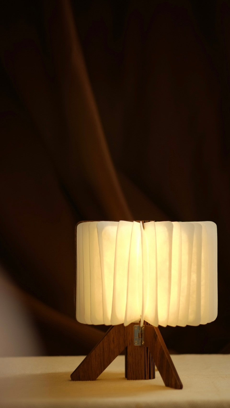 "R-shaped Home Ambient Light - Wholesale Discounts Available! Explore our Foldable Magnetic LED Book Lamp with USB Charging and Long-lasting Battery