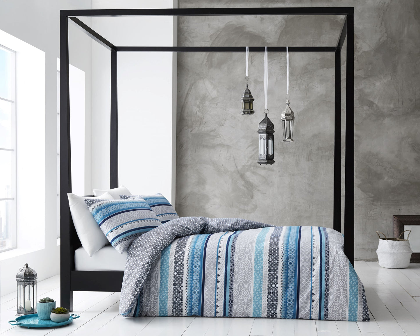 Garbrielle  blue Reversible Striped Bedspread  All Season Quilt Set. Sky Blue Quilt Cover Set Bed Set