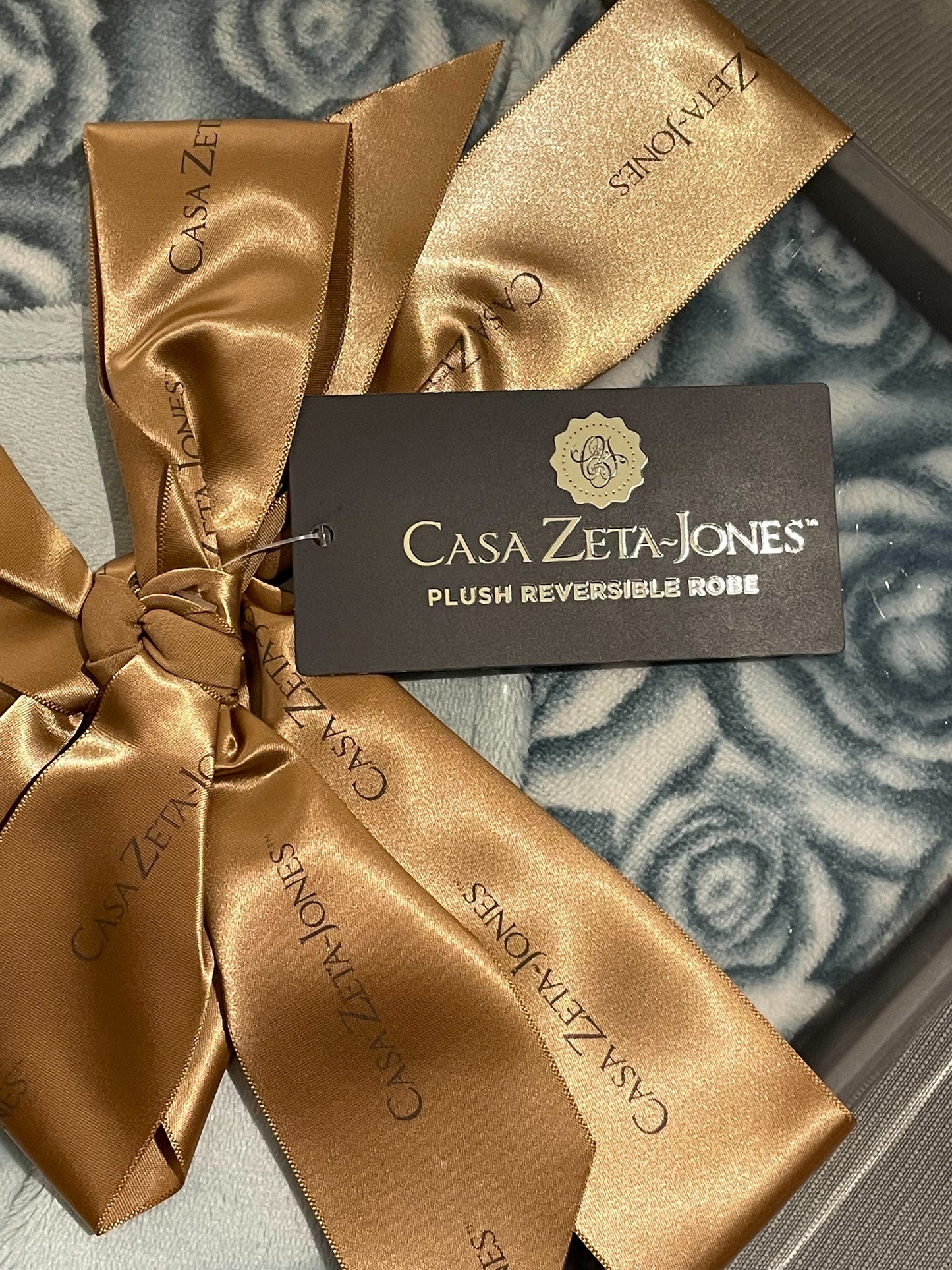 Casa Zeta-Jones Reversible Velvet Soft Robe Seagalss/Champagne/Swedish Grey