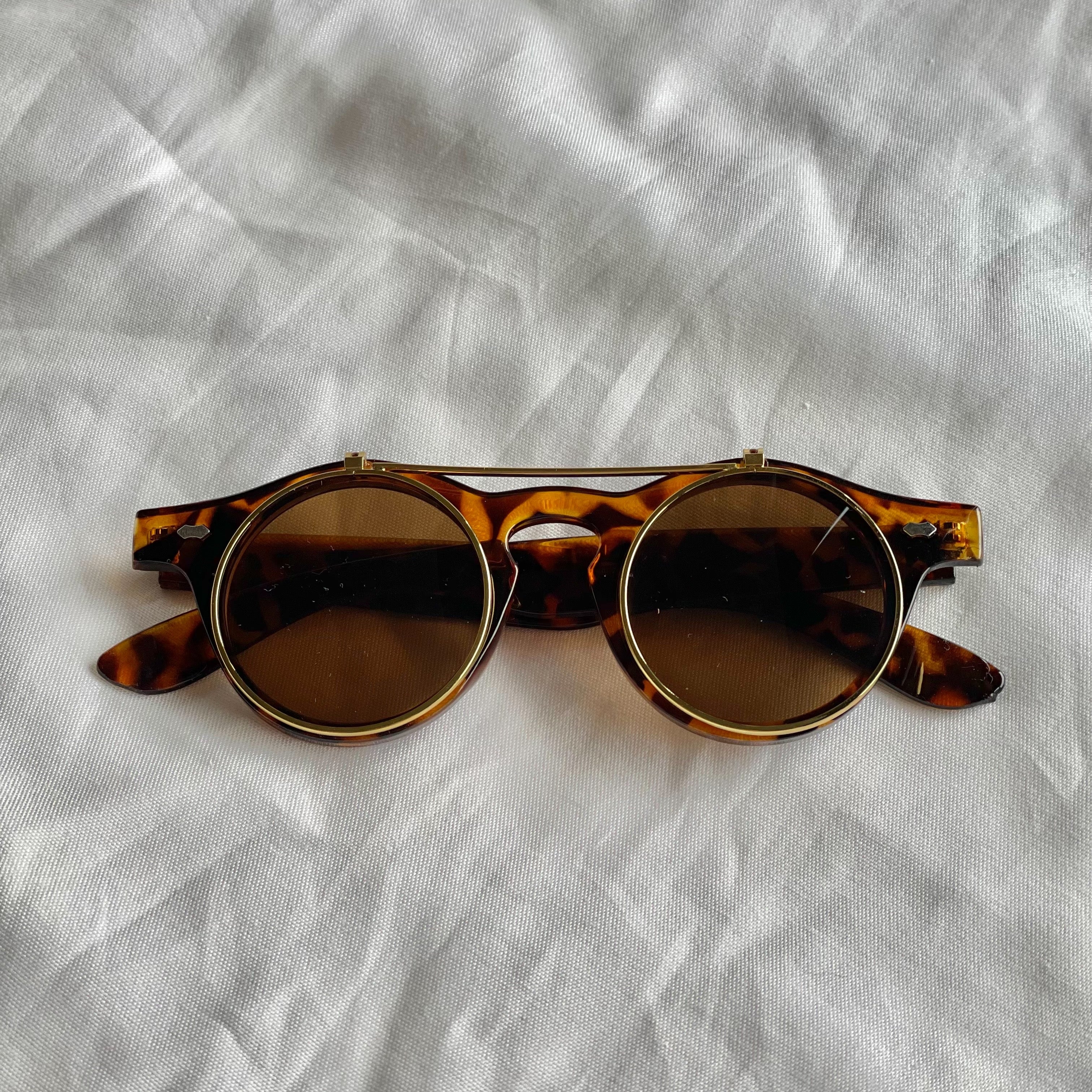 Retro flip-up sunglasses